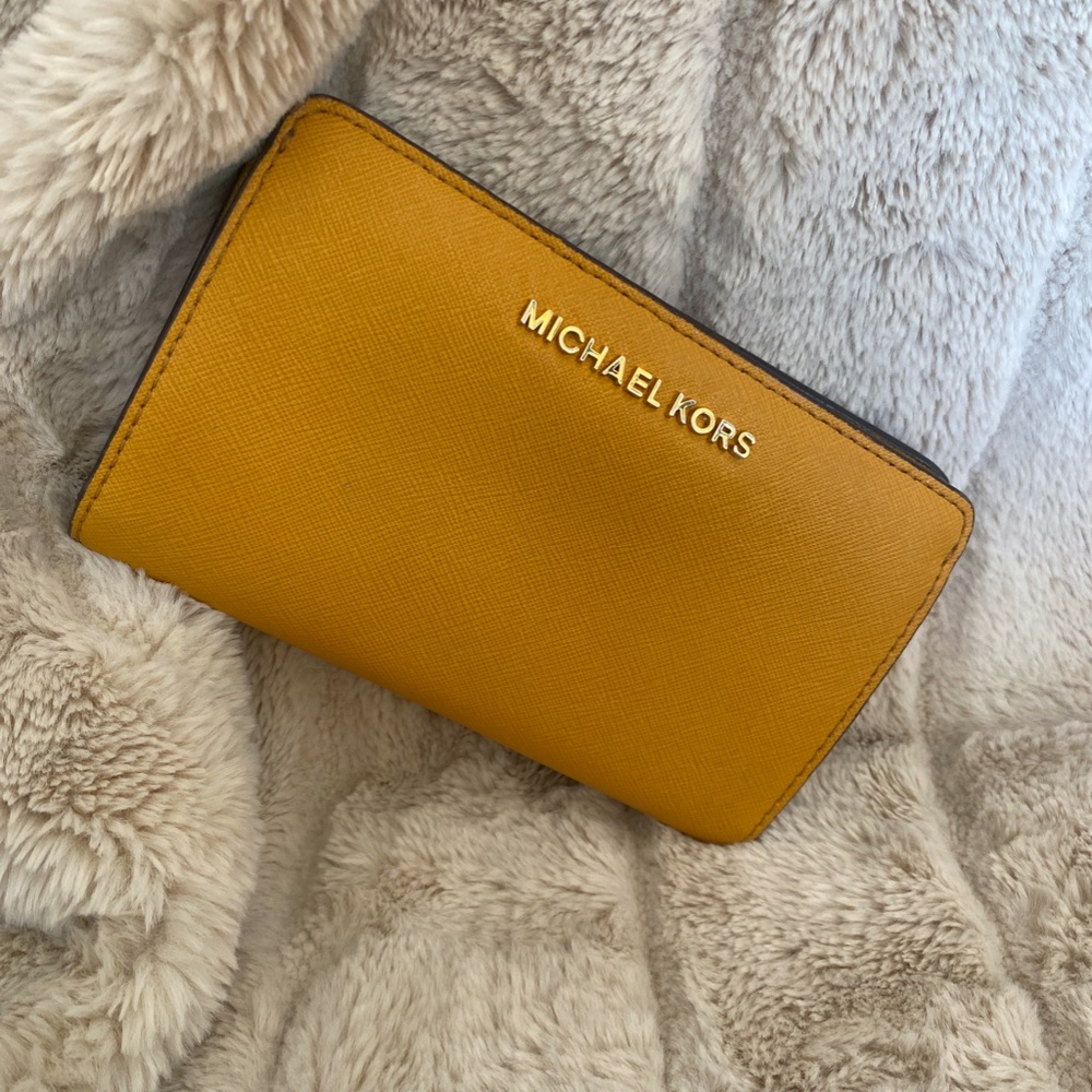 Michael Kors Slim Bifold Wallet